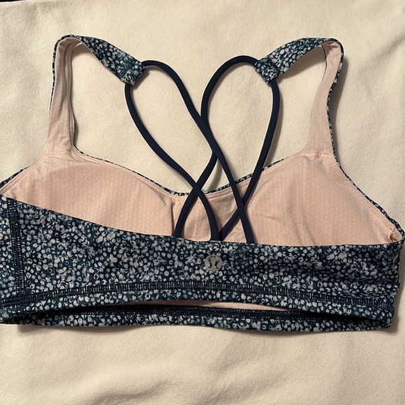 lululemon Free to Be Sports Bra size 4 - Picture 2 of 2